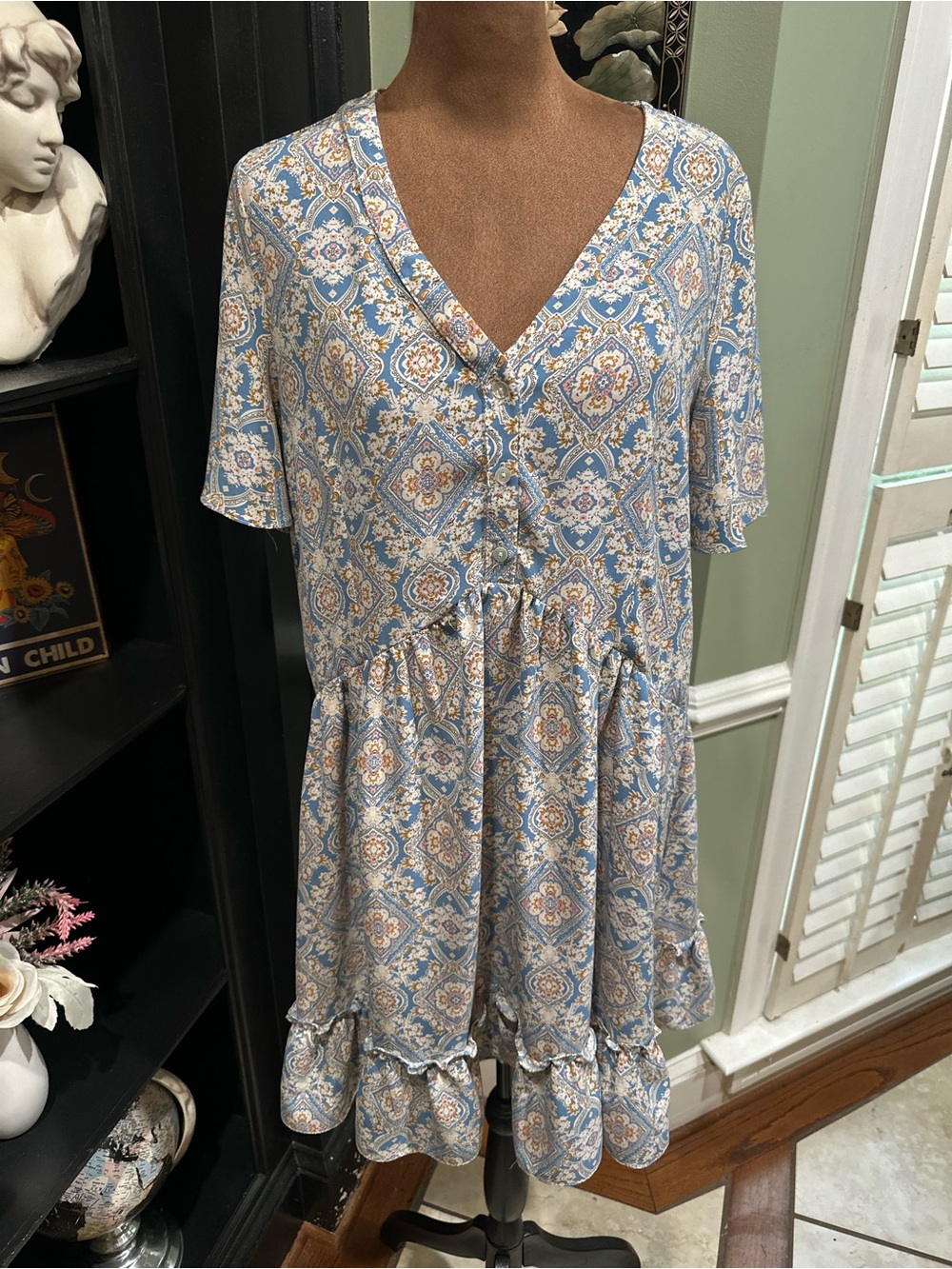 Hailey & Co Blue Floral Button‑Down Flirty Dress – Size Small